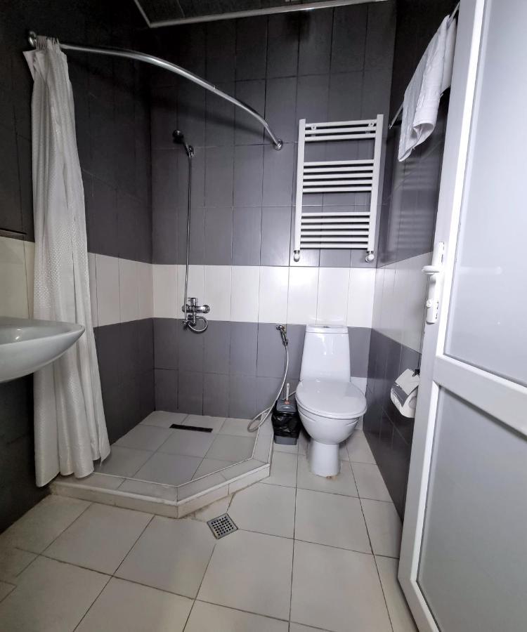 Rail Hotel Тбилиси Экстерьер фото