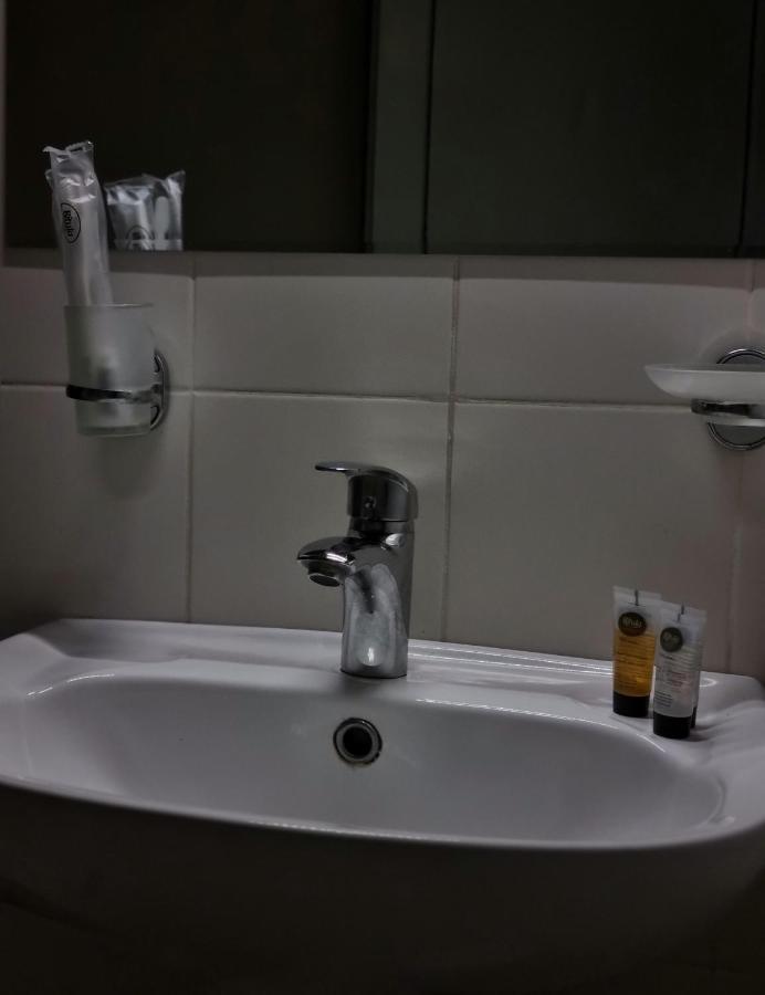 Rail Hotel Тбилиси Экстерьер фото