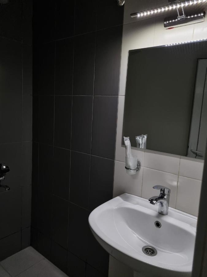 Rail Hotel Тбилиси Экстерьер фото