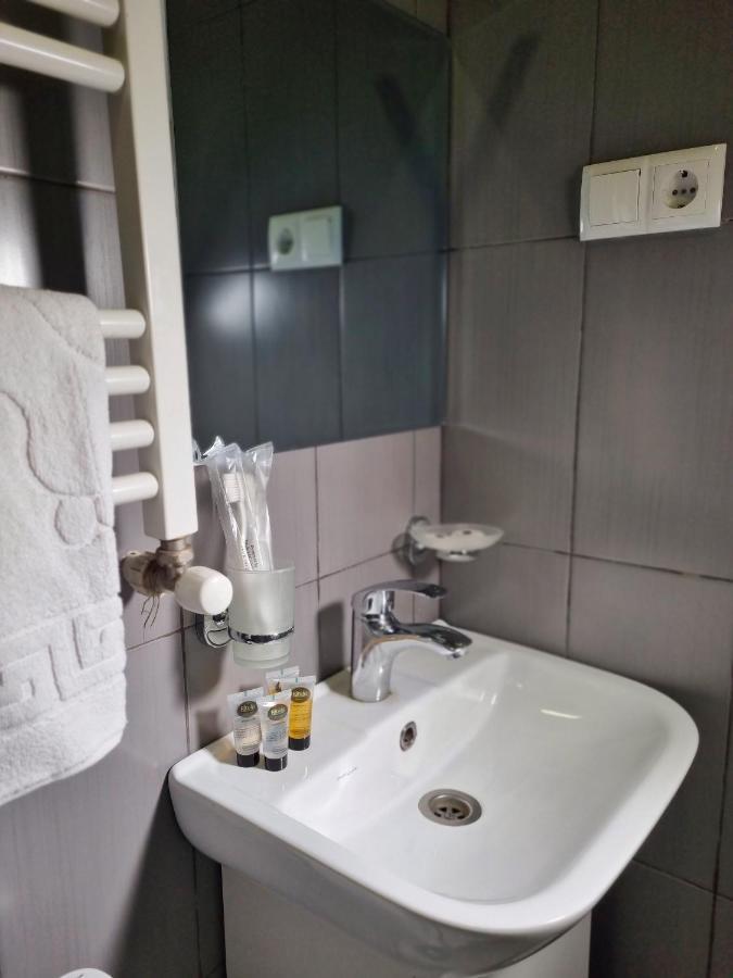Rail Hotel Тбилиси Экстерьер фото