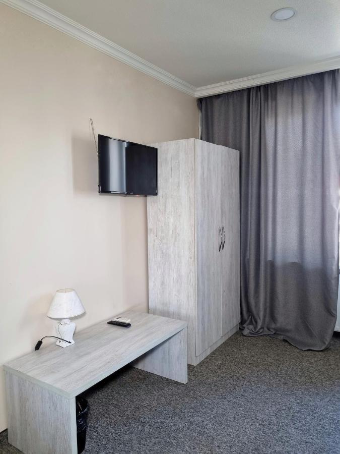 Rail Hotel Тбилиси Экстерьер фото